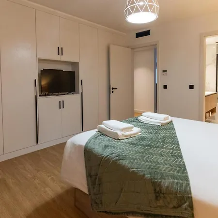 Sao Lucas Com Piscina E Parking No