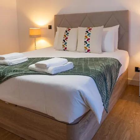 Sao Lucas Com Piscina E Parking No