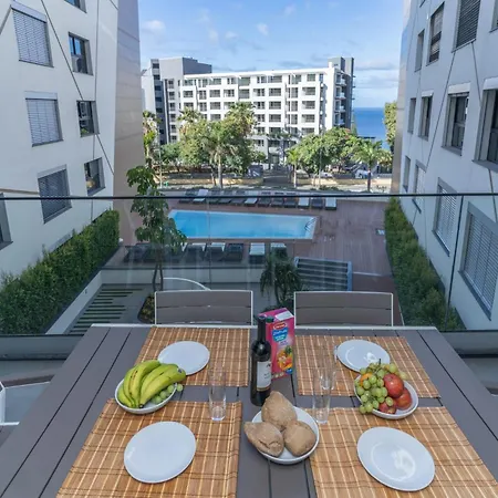 Apartament Sao Lucas Com Piscina E Parking No Funchal (Madeira)