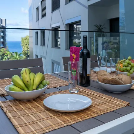 Sao Lucas Com Piscina E Parking No Funchal (Madeira)