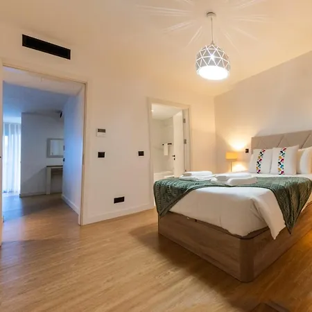 Sao Lucas Com Piscina E Parking No * Funchal (Madeira)