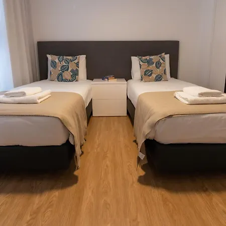 Sao Lucas Com Piscina E Parking No