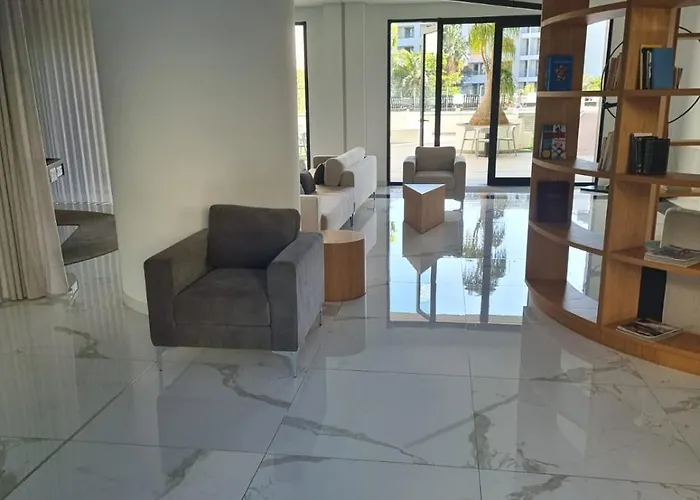 Sao Lucas Com Piscina E Parking No