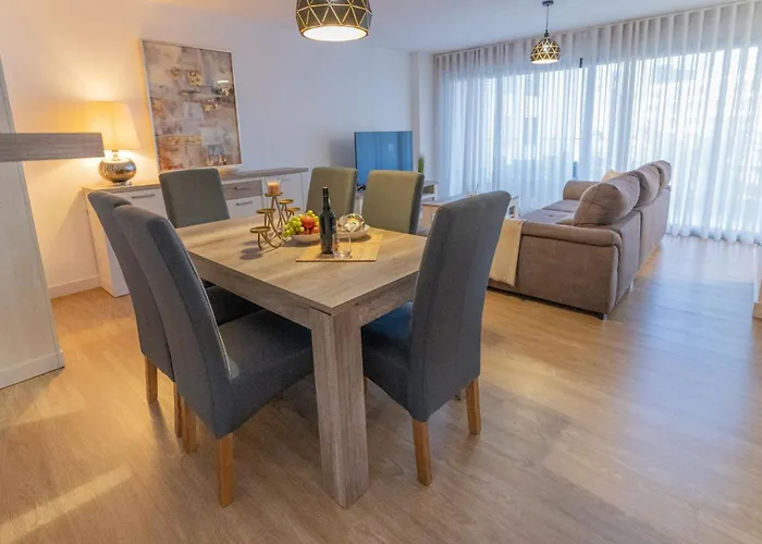 Sao Lucas Com Piscina E Parking No Funchal (Madeira)