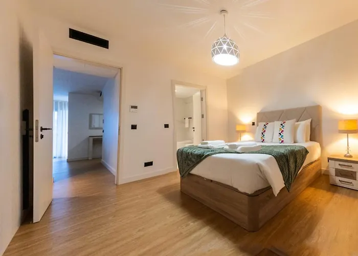 Sao Lucas Com Piscina E Parking No * Funchal (Madeira)