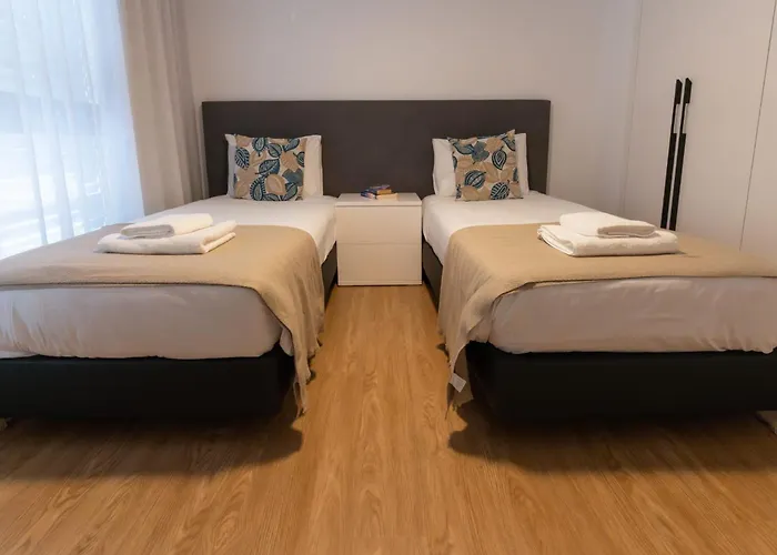 Sao Lucas Com Piscina E Parking No