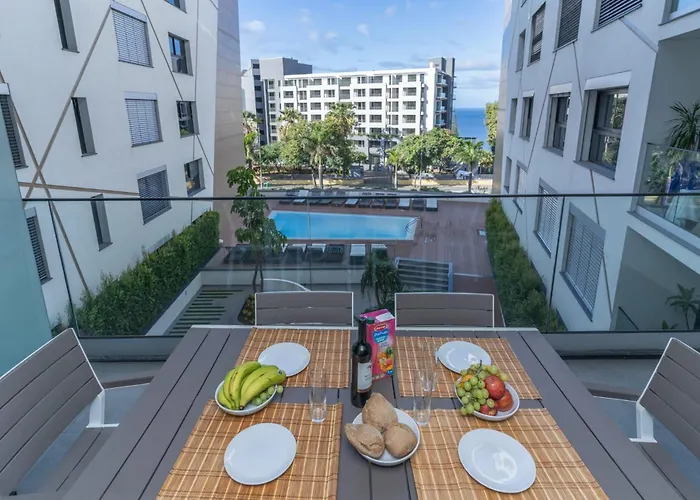 Appartamento Sao Lucas Com Piscina E Parking No Funchal (Madeira)